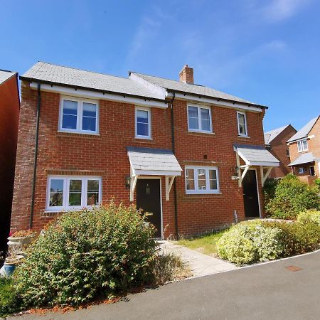 2 Bedroom House With Free Parking Lyme Regis Exterior foto