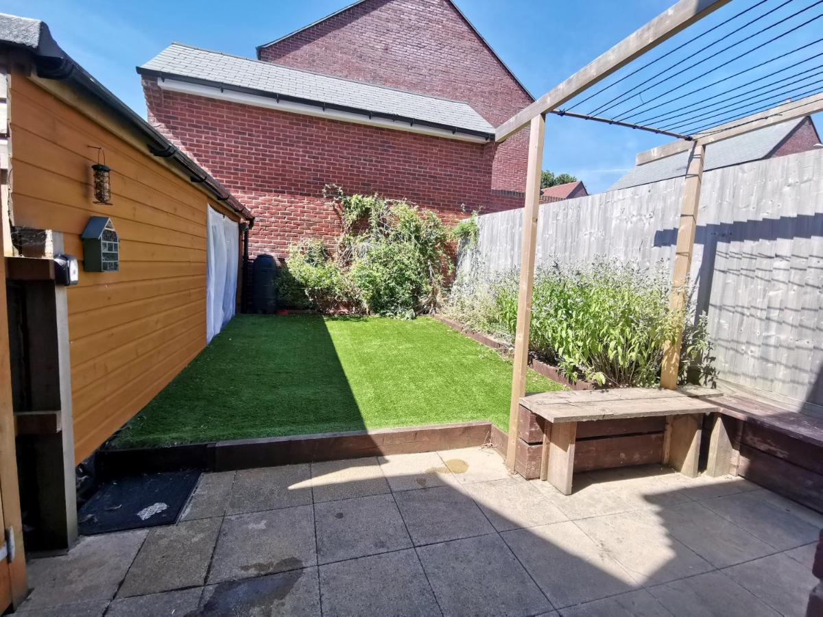 2 Bedroom House With Free Parking Lyme Regis Exterior foto